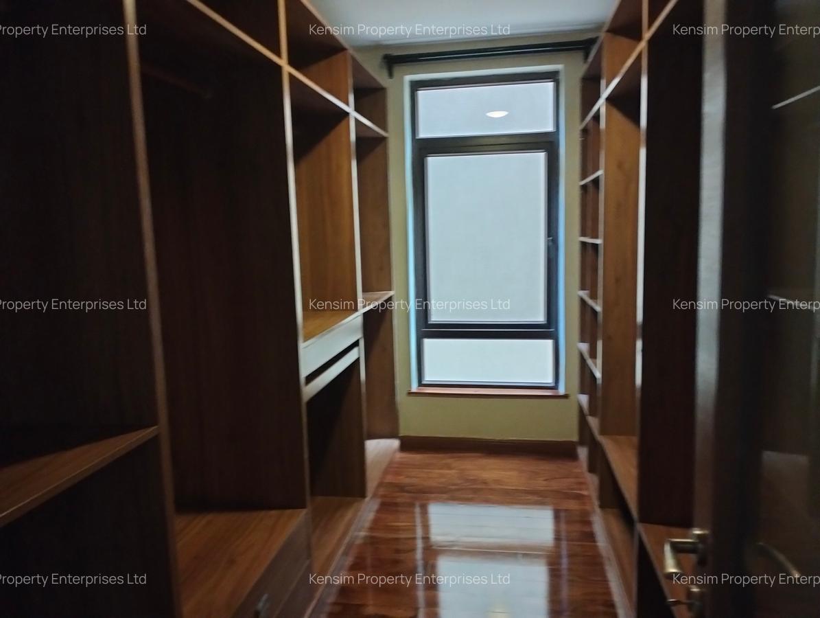 5 Bed Townhouse with En Suite in Lavington - 17