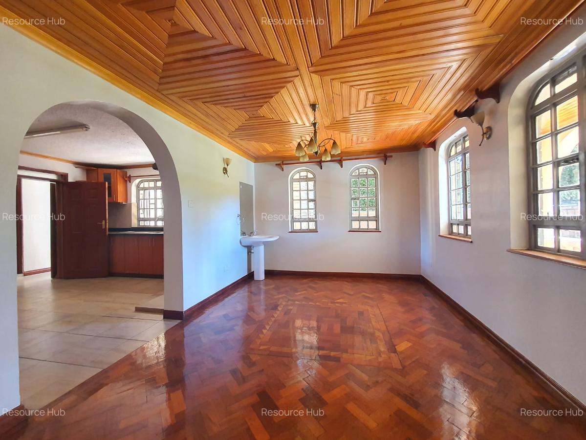 5 Bed House with En Suite at Nyari - 6