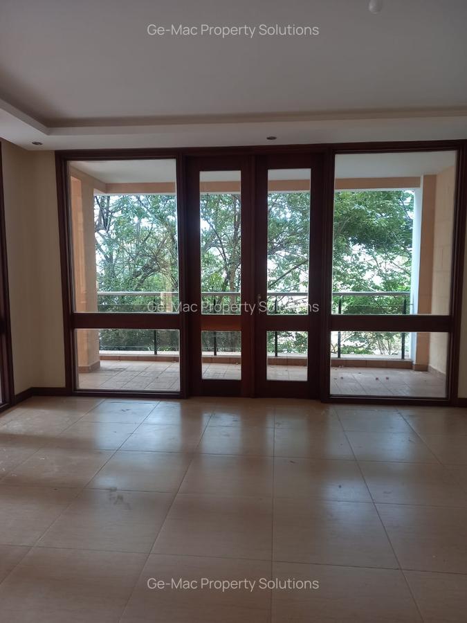 4 Bed Apartment with En Suite in Riverside - 2