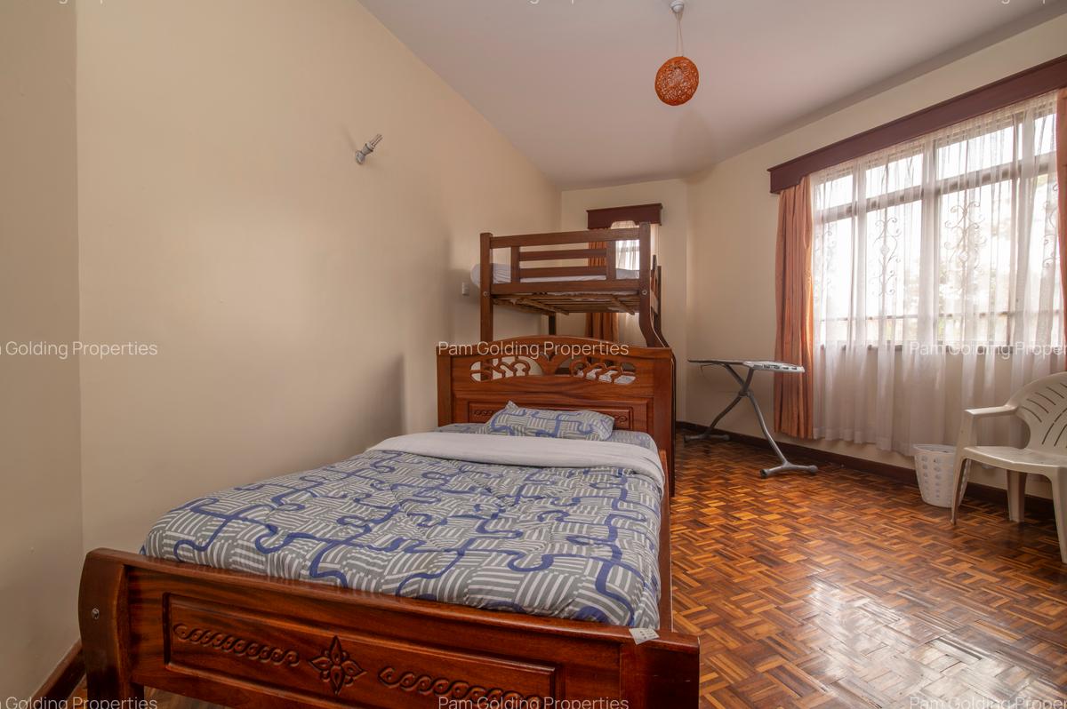 3 Bed Apartment at Brookside Drive - 10