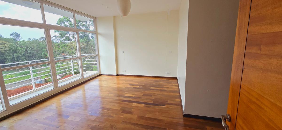 5 Bed Townhouse with En Suite at Convent Drive - 10