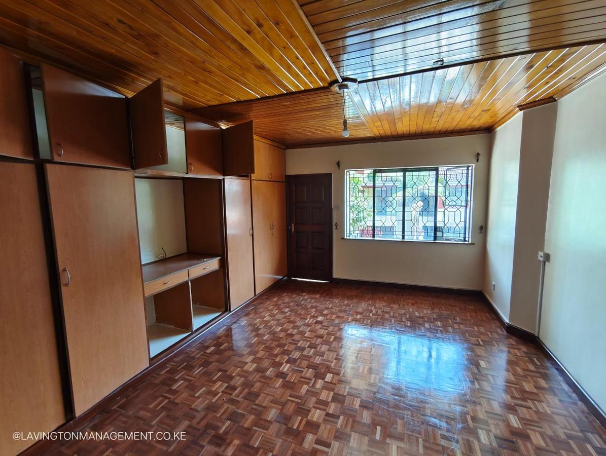 5 Bed Townhouse with En Suite at Lavington Green - 6