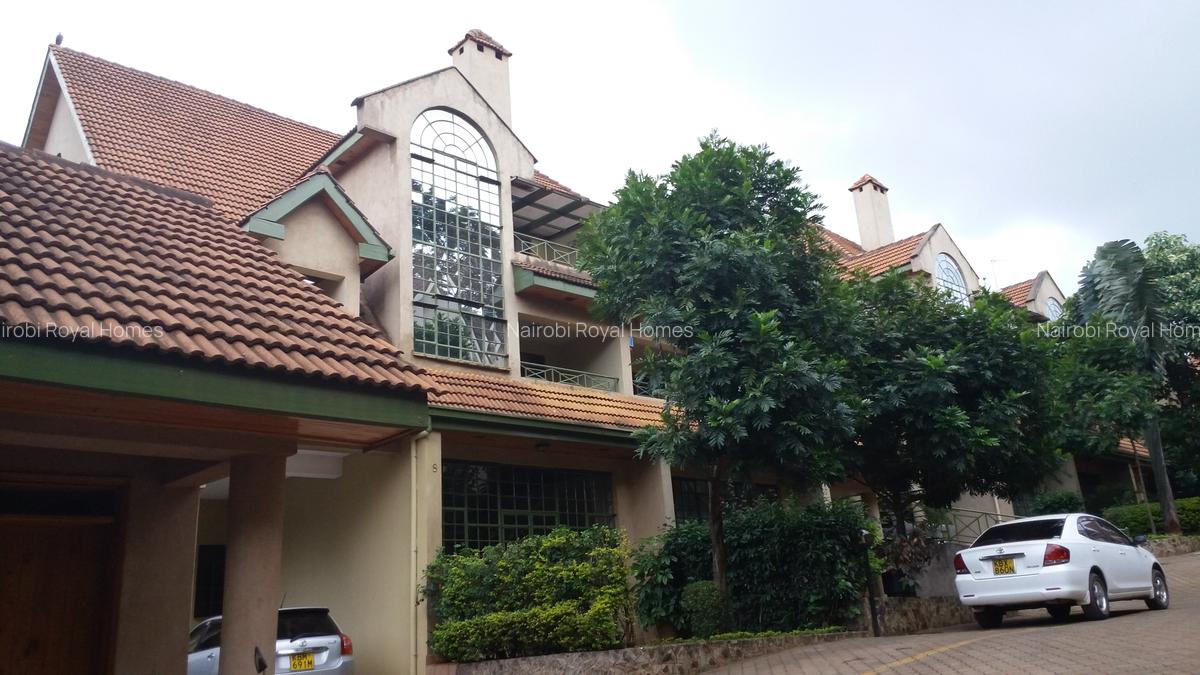 4 Bed Townhouse with En Suite at Lavington Green - 2