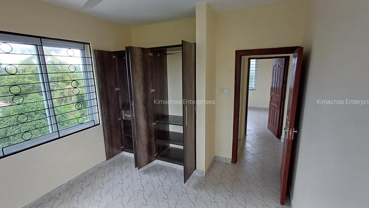 2 Bed Apartment with En Suite at Mtwapa Town - 11