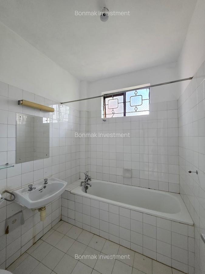 4 Bed Townhouse with En Suite at Near Lavington Mall. - 20