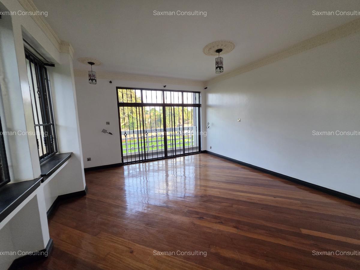 5 Bed Villa with En Suite in Runda - 7
