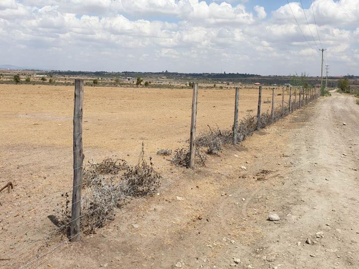 1,821 m² Land in Kitengela - 3