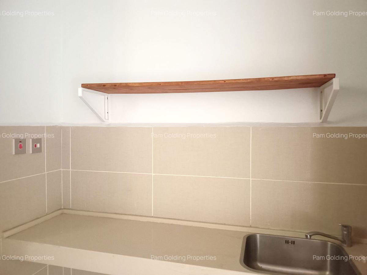 3 Bed Apartment with En Suite in Parklands - 19