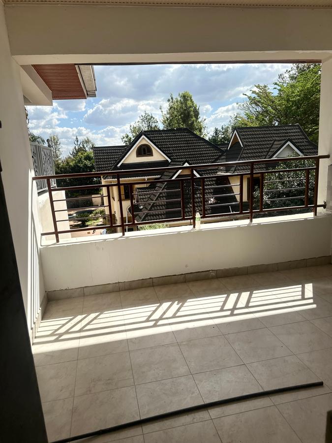 1 Bed Townhouse with En Suite at Runda - 13