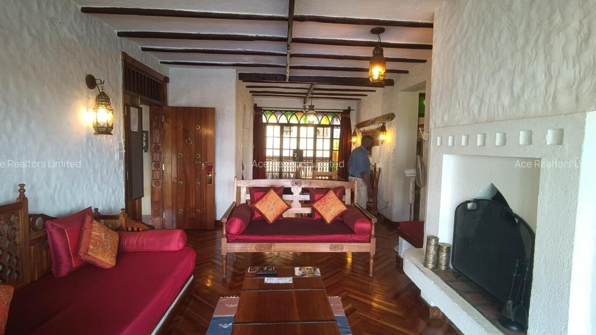 Furnished 65,700 ft² Commercial Property with Service Charge Included at Rhapta Road - 7