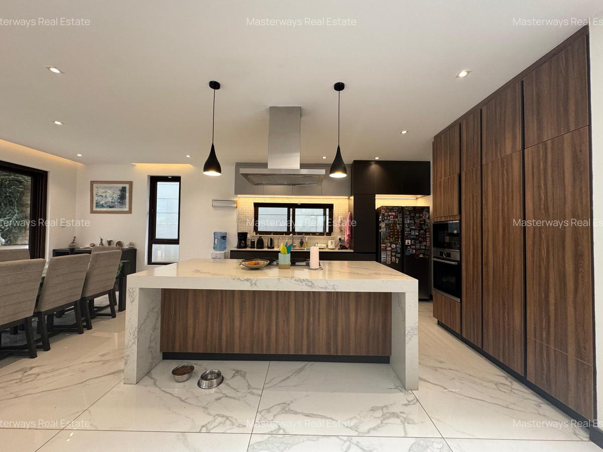 4 Bed Townhouse with En Suite in Westlands Area - 6