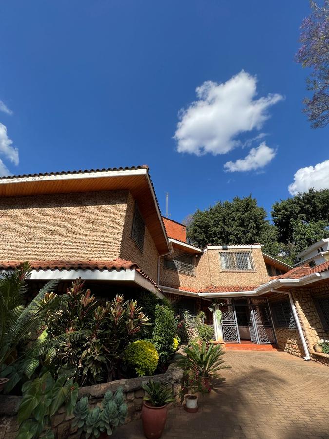 5 Bed House with En Suite in Westlands Area - 2