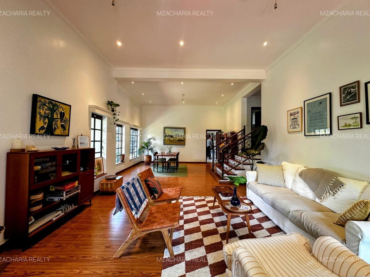 4 Bed Villa with En Suite in Spring Valley - 7