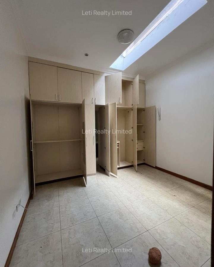 4 Bed Townhouse with En Suite in Riverside - 4