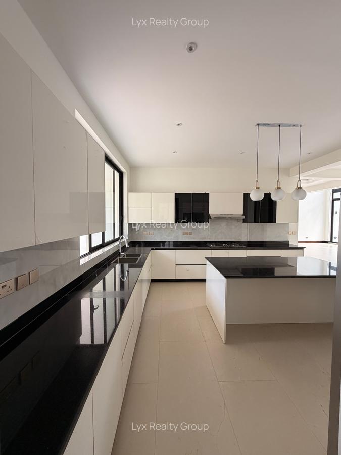 6 Bed Villa with En Suite in Kitisuru - 19