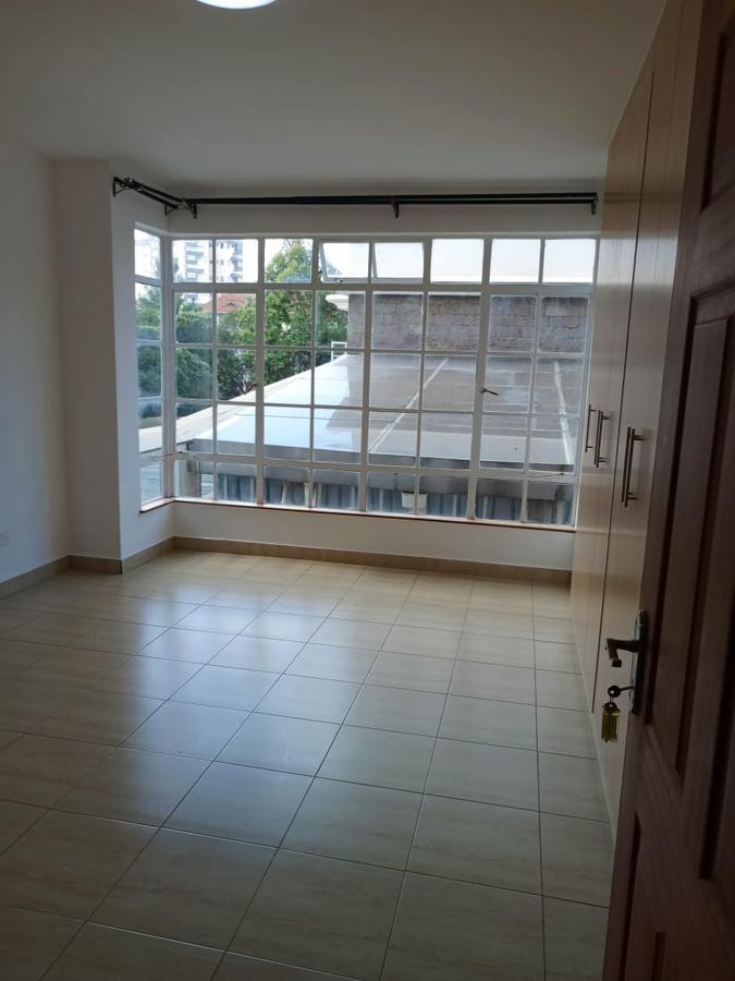 3 Bed Apartment with En Suite in Lavington - 15