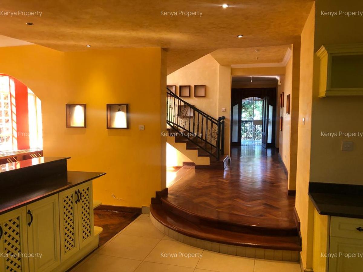 4 Bed Townhouse with En Suite at Fana Road - 4