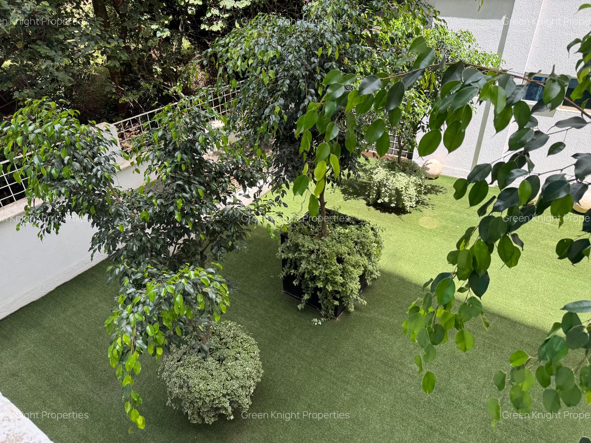 Serviced 2 Bed Apartment with En Suite in Westlands Area - 15