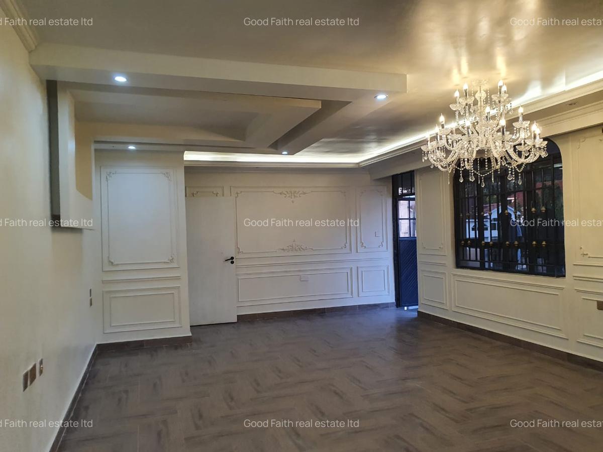 6 Bed House with En Suite in Ridgeways - 20