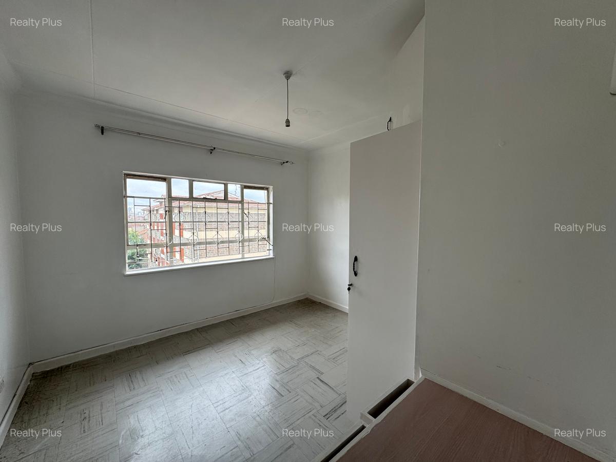 3 Bed Apartment with En Suite at Muhoho Road - 10