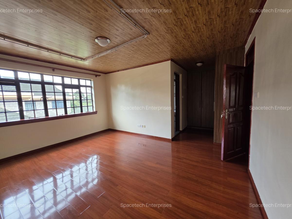 6 Bed House with En Suite in Runda - 15