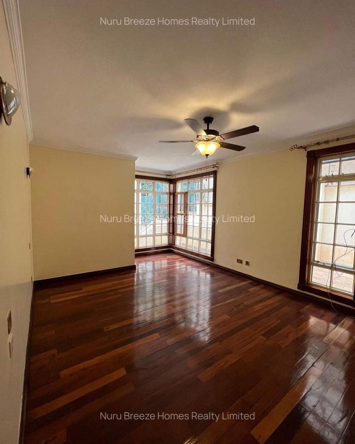 4 Bed Townhouse with En Suite in Kyuna - 19