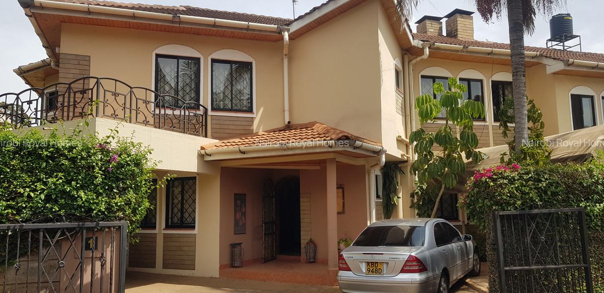 5 Bed Townhouse with En Suite at Lavington Off Convent - 2
