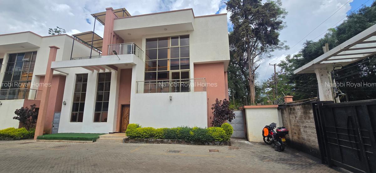 5 Bed Townhouse with En Suite at Lavington Green - 3