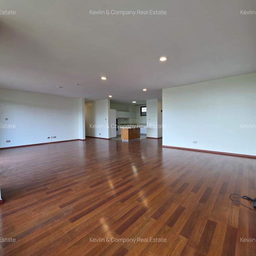 3 Bed Apartment with En Suite in Parklands - 4
