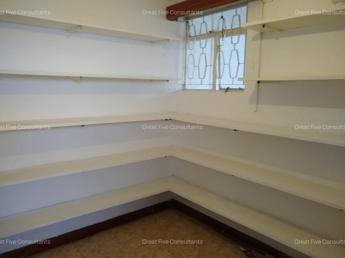 5 Bed Villa with En Suite in Runda - 7