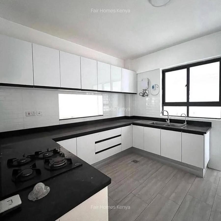 4 Bed Apartment with En Suite at Valley Arcade - 2