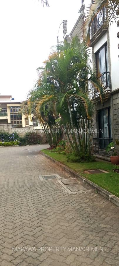 Serviced 3 Bed Apartment with En Suite in Dennis Pritt - 4