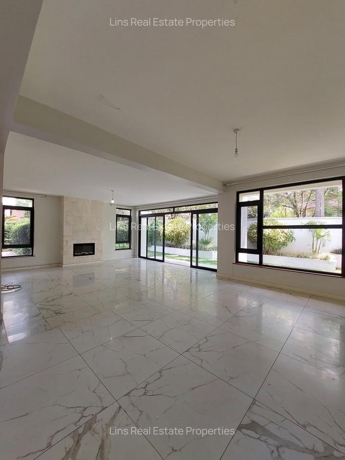 5 Bed Townhouse with En Suite in Lavington - 6