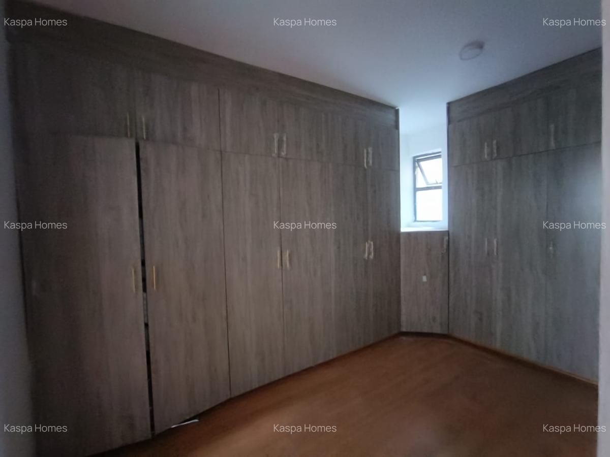 5 Bed House with En Suite in Lavington - 19