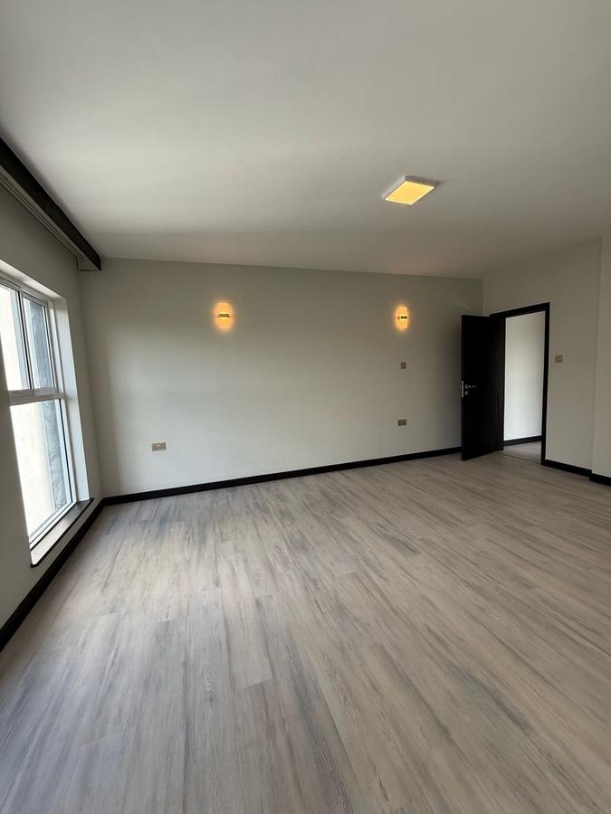 2 Bed Apartment with En Suite in Riverside - 3