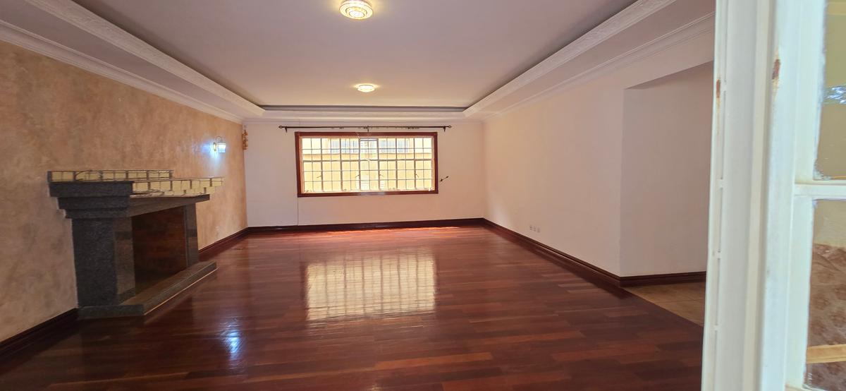 5 Bed Townhouse with En Suite at Apple Cross - 12