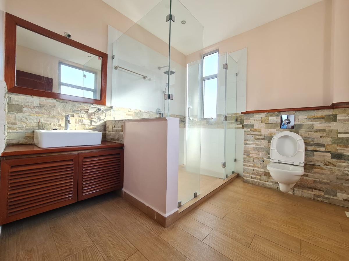 5 Bed Townhouse with En Suite at Karen - 18