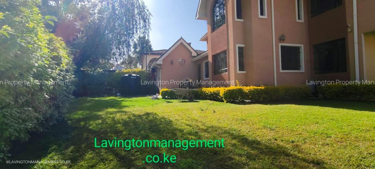 4 Bed House with En Suite at Lavington Green - 2