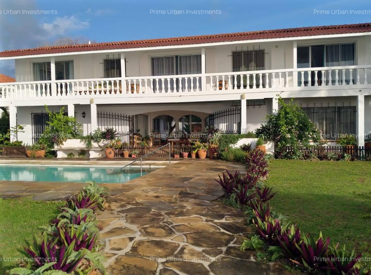 4 Bed House with En Suite in Bofa - 3