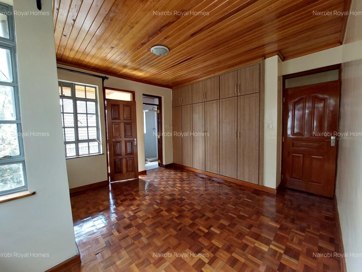 5 Bed Townhouse with En Suite at Lavington Road - 14