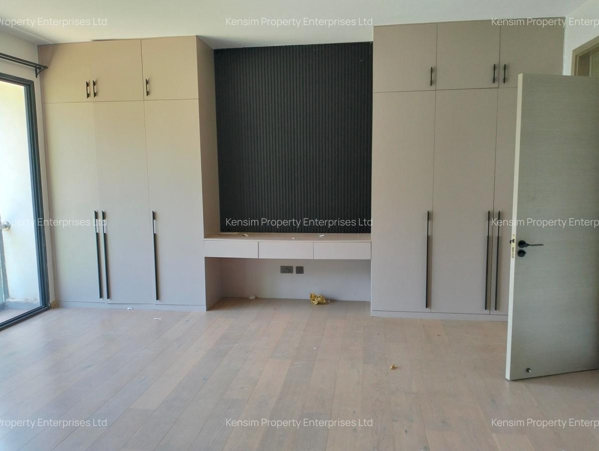 4 Bed Townhouse with En Suite in Lavington - 4