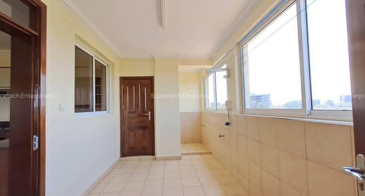 3 Bed Apartment with En Suite in Westlands Area - 9