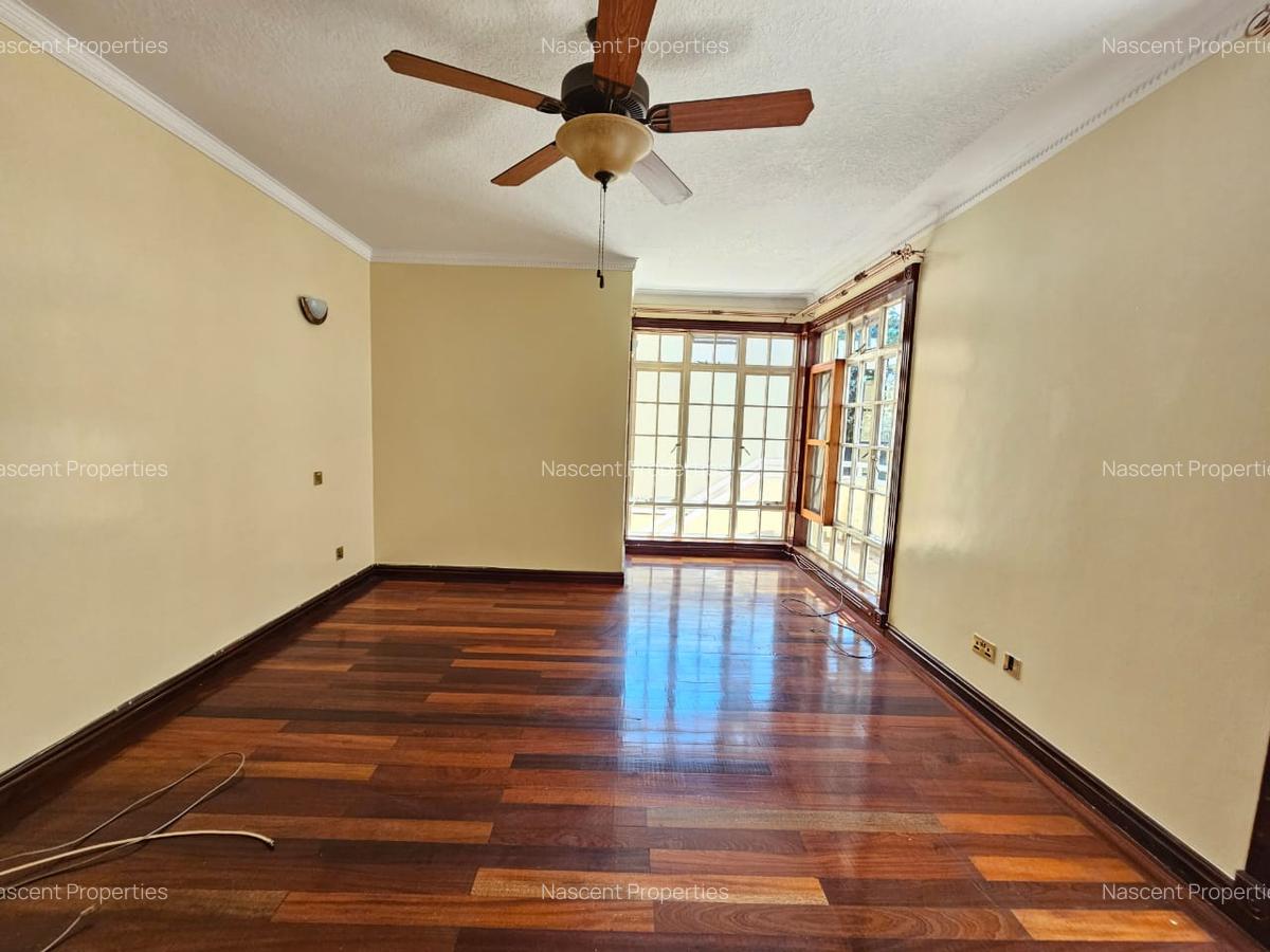 4 Bed Townhouse with En Suite in Kyuna - 13