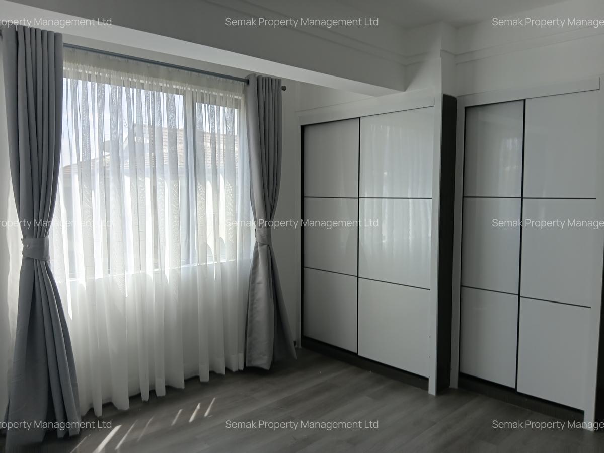 1 Bed Apartment with En Suite at Kindaruma Road - 4