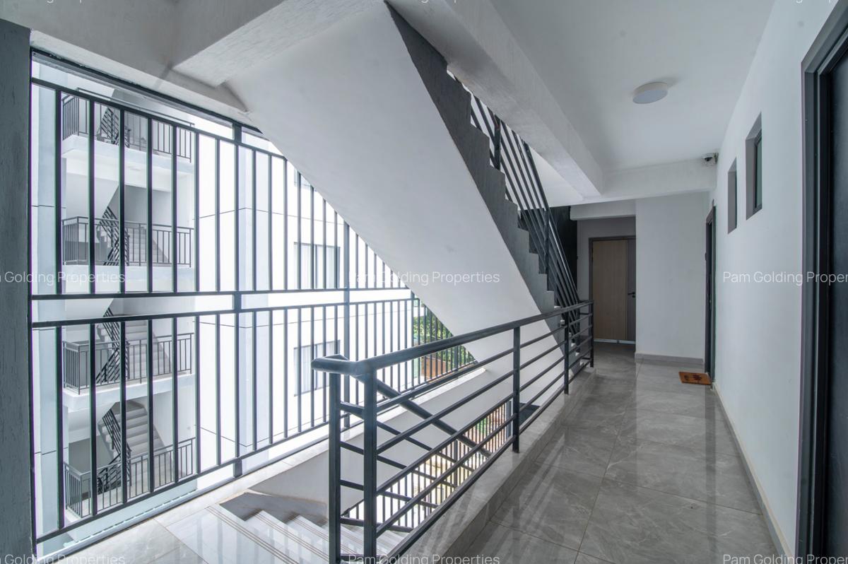 2 Bed Apartment with En Suite in Riverside - 20