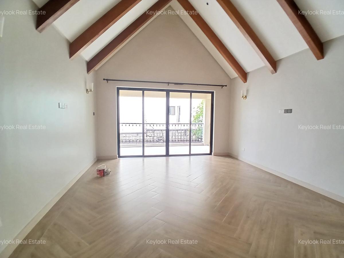 5 Bed Townhouse with En Suite at Lavington Green - 13