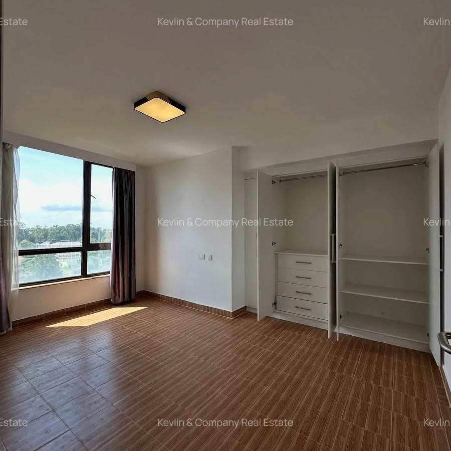 2 Bed Apartment with En Suite at Dennis Pritt - 9