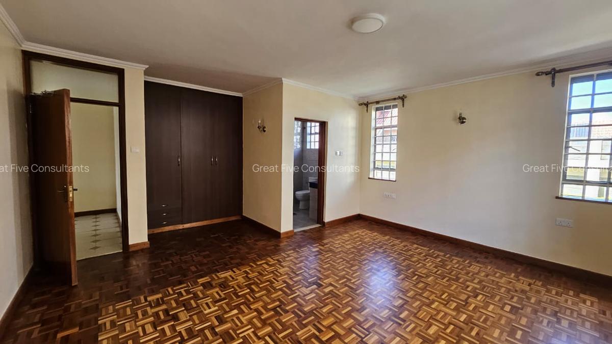 5 Bed Villa with En Suite in Runda - 8