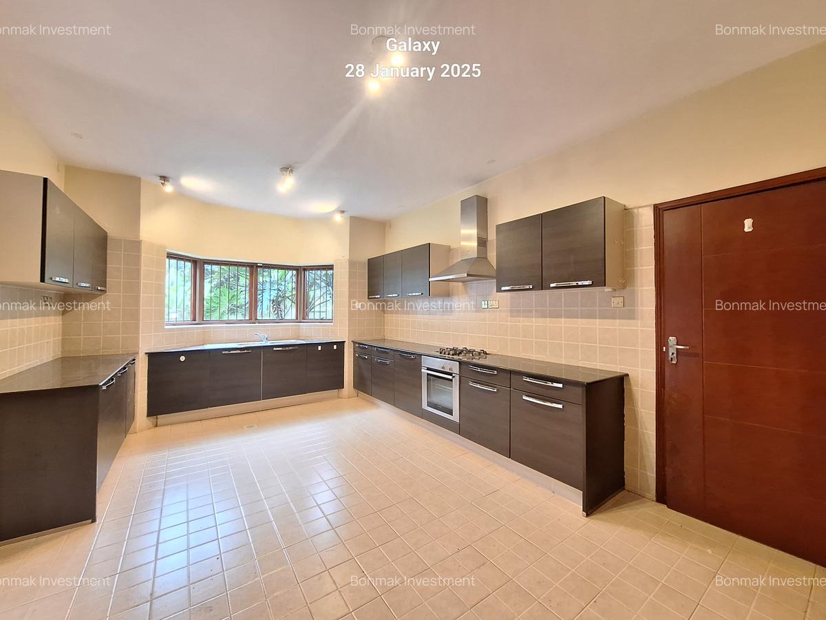 5 Bed Townhouse with En Suite at Runda Park Estate - 5