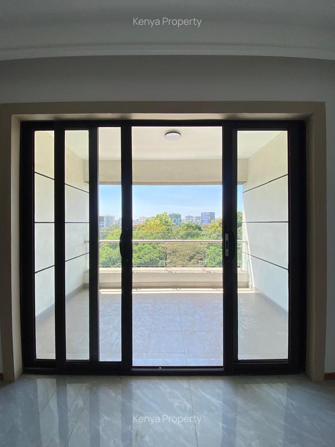 2 Bed Apartment with En Suite at Riverside Drive - 11